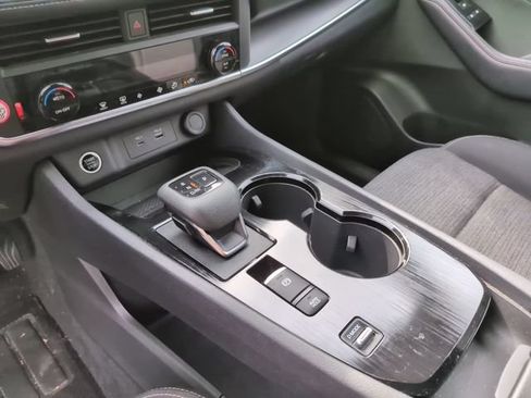 Used 2023 Nissan Rogue SV FWD image 18