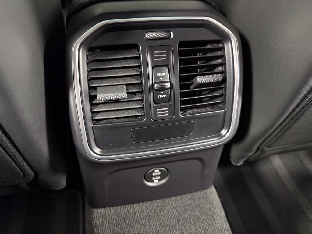 Certified 2021 Porsche Macan AWD/4WD image 42