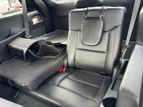 Used 2020 Ford Explorer Limited AWD/4WD image 12