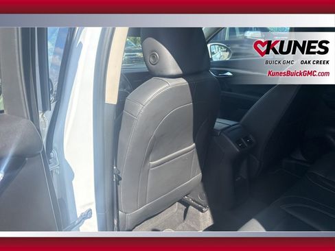 Used 2023 Buick Envision Essence image 17