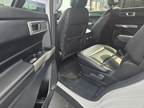 Used 2021 Ford Explorer XLT w/ Equipment Group 202A RWD image 20