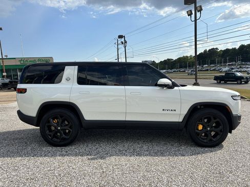 Used 2023 Rivian R1S Adventure AWD/4WD image 8