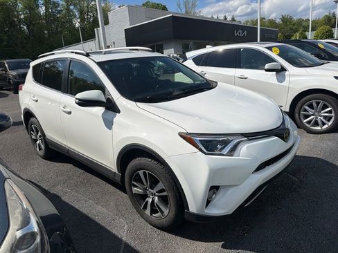 Used 2018 Toyota RAV4 XLE w/ Plus Extra Value Package AWD/4WD image 1