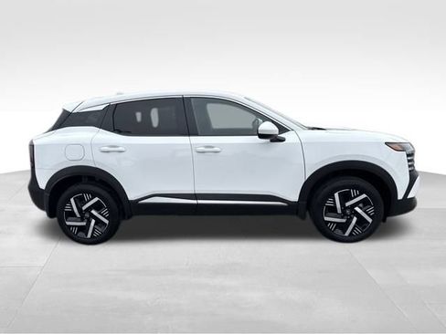 Used 2025 Nissan Kicks SV w/ Illumination Package image 6