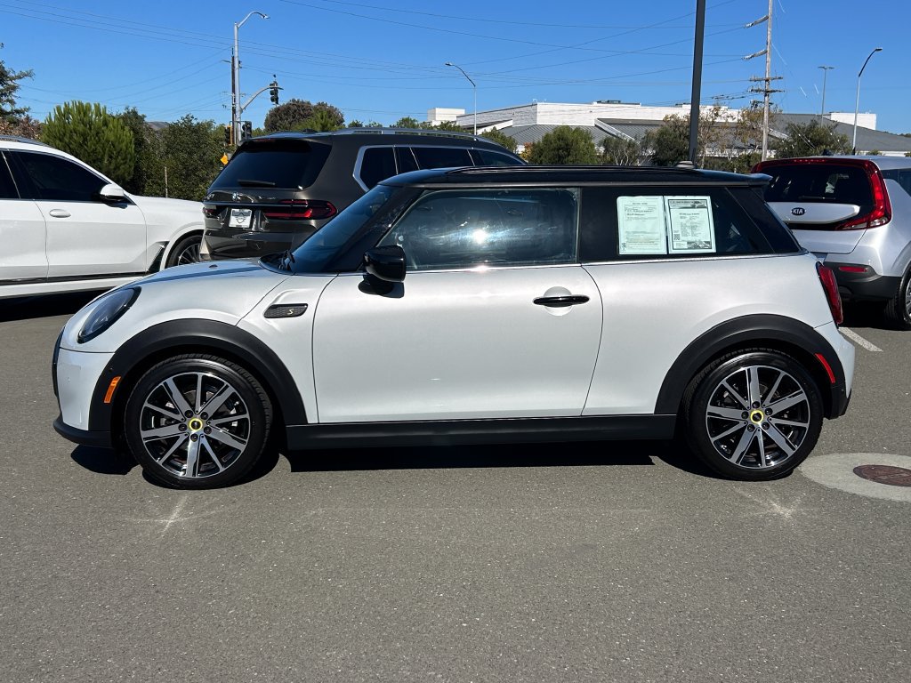 Used 2023 MINI Cooper SE FWD image 2