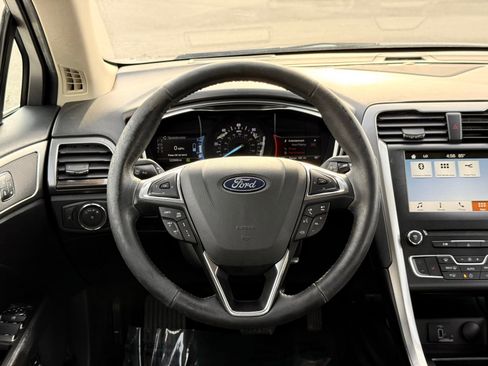 Used 2018 Ford Fusion SE w/ Equipment Group 602A FWD image 29