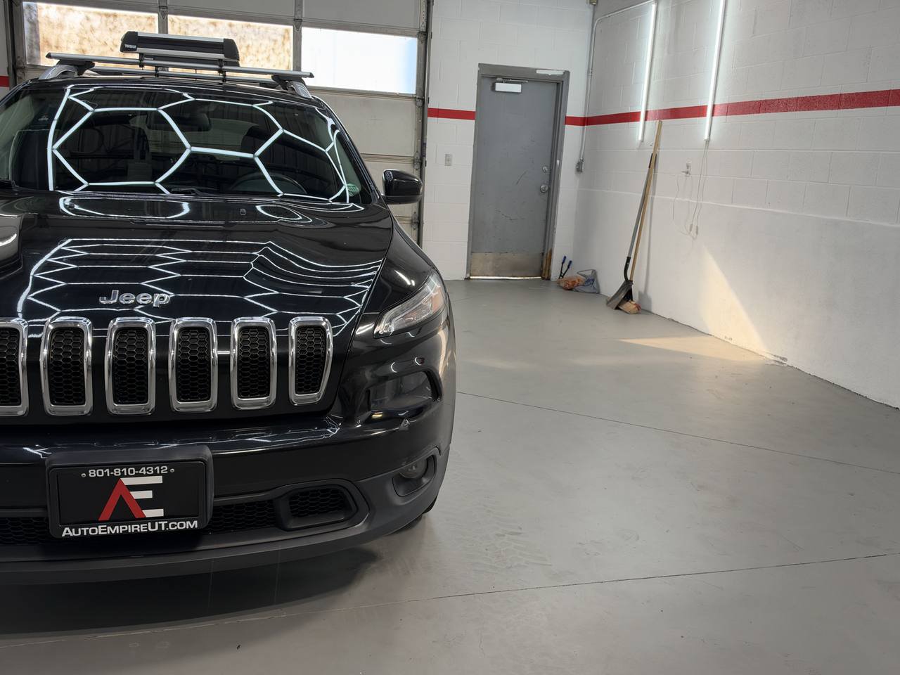 Used 2015 Jeep Cherokee Latitude AWD/4WD image 14