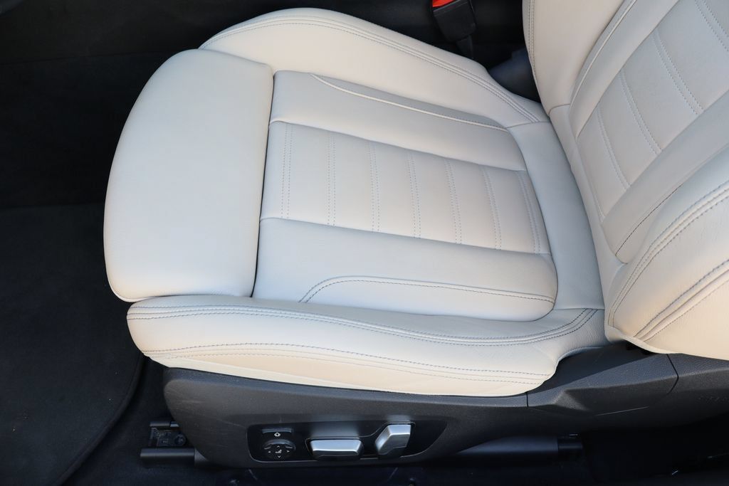 Used 2021 BMW 430i Coupe w/ Premium Package RWD image 19
