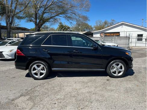 Used 2018 Mercedes-Benz GLE 350 GLE 350 4MATIC Sport Utility 4 image 4