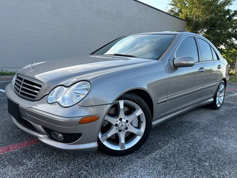 Used 2007 Mercedes-Benz C 230 Sedan image 2
