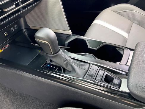 Used 2026 Toyota Camry SE w/ Convenience Package image 18