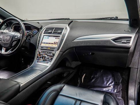 Used 2017 Lincoln MKZ Premiere image 16