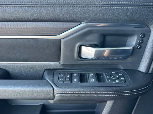 New 2026 RAM 2500 Laramie AWD/4WD image 10