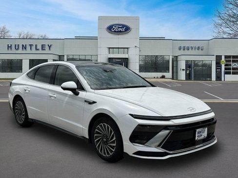 Used 2025 Hyundai Sonata Limited FWD image 3
