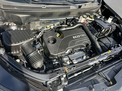 Used 2022 Chevrolet Equinox LS w/ LS Convenience Package image 9