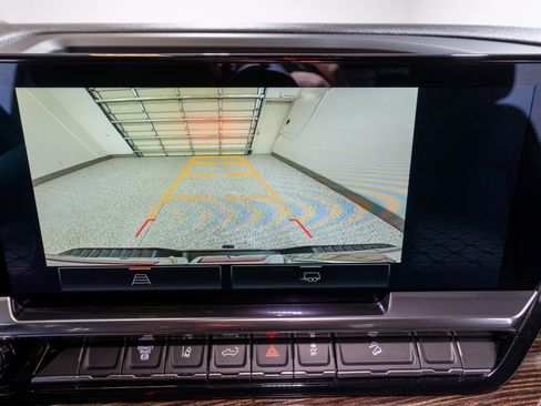 Used 2024 GMC Sierra 2500 SLE w/ SLE Value Package image 22