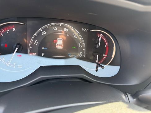 Used 2025 Toyota RAV4 XLE image 41