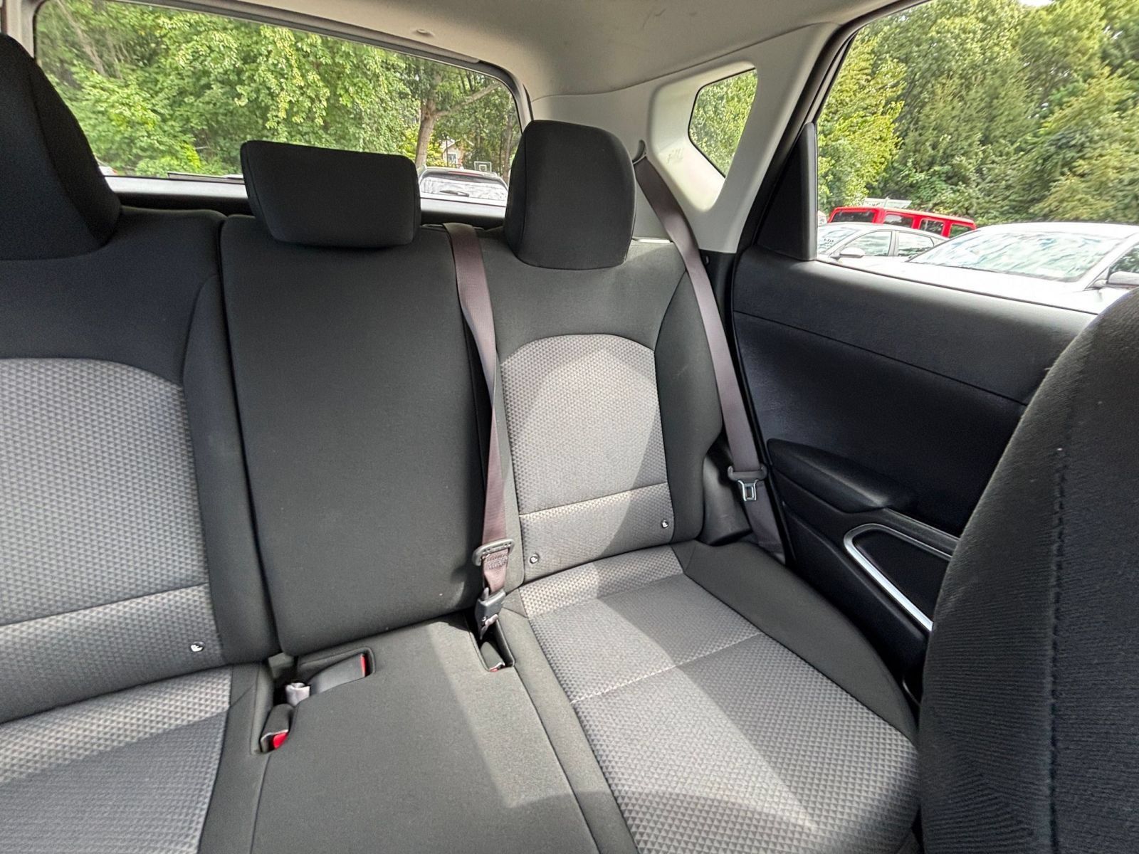 Used 2025 Kia Soul LX w/ LX Technology Package FWD image 36