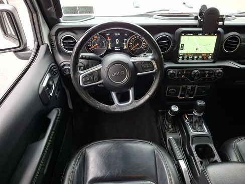 Used 2020 Jeep Wrangler Unlimited Sahara image 13