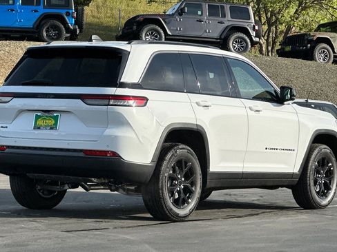 New 2026 Jeep Grand Cherokee 4WD image 4