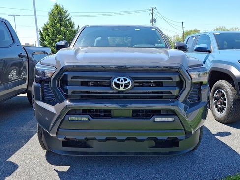 New 2026 Toyota Tacoma SR5 AWD/4WD image 2