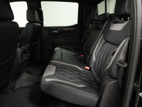 New 2026 GMC Sierra 1500 AT4 w/ AT4 Premium Package AWD/4WD image 24