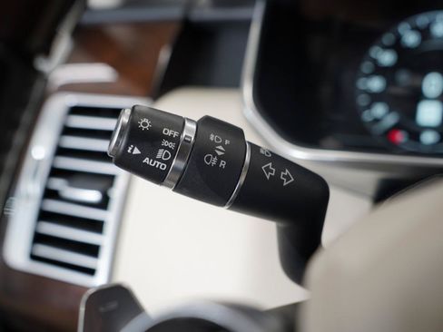 Used 2019 Land Rover Range Rover Long Wheelbase Autobiography AWD/4WD image 14