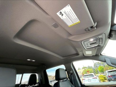 Used 2024 Chevrolet Silverado 1500 LT Trail Boss w/ Convenience Package II AWD/4WD image 27