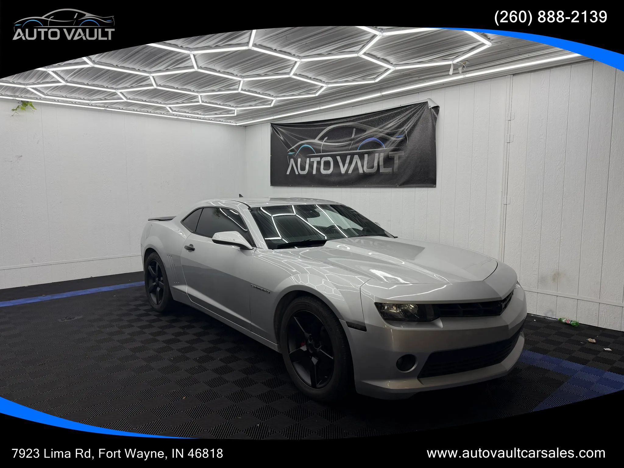Used 2015 Chevrolet Camaro LT w/ 1LT Preferred Package RWD image 1