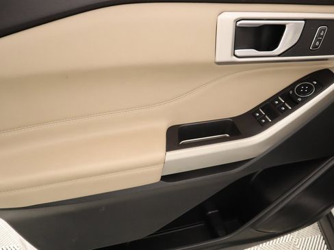 Used 2023 Ford Explorer XLT w/ Equipment Group 202A image 16