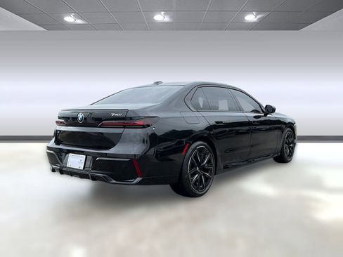 Certified 2023 BMW 740i w/ Parking Assistance Package RWD image 8