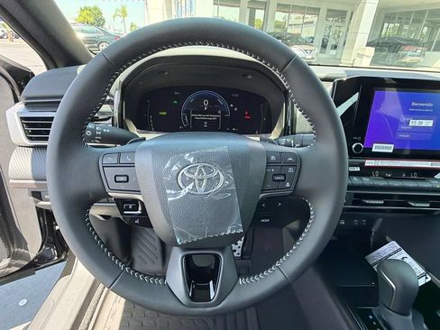 New 2026 Toyota Camry Hybrid FWD image 23