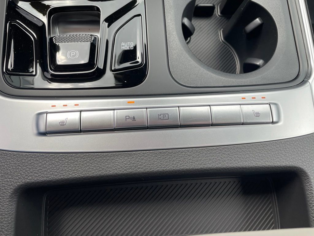 New 2027 Kia Carnival EX FWD image 23
