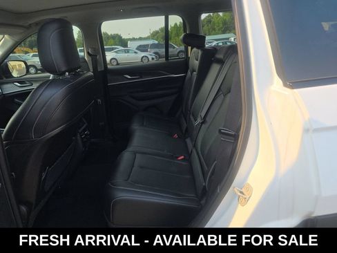 Used 2023 Jeep Grand Cherokee Limited AWD/4WD image 14