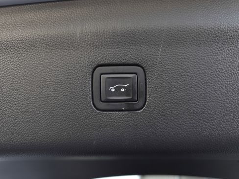 Used 2023 Buick Enclave Essence w/ Sport Touring Edition image 34