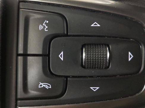 Used 2022 Chevrolet Silverado 1500 LT image 14