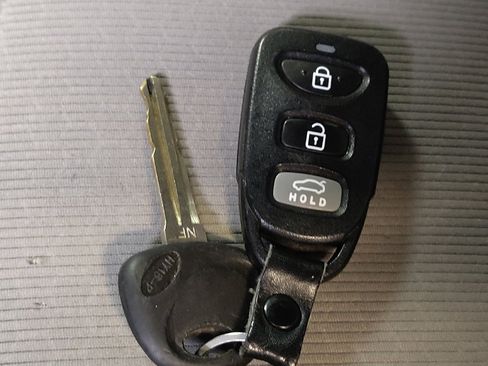 Used 2018 Hyundai Elantra SEL FWD image 32