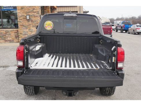 Used 2019 Toyota Tacoma TRD Off-Road w/ Technology Package image 27