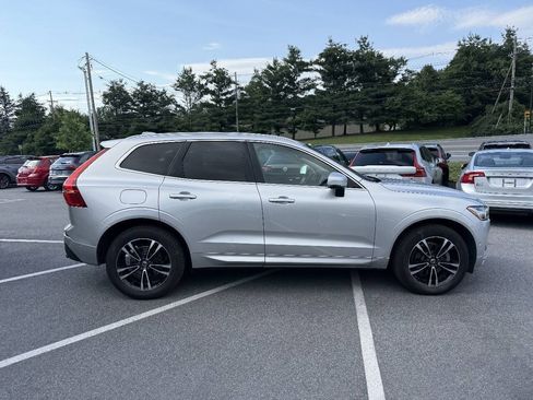 Used 2019 Volvo XC60 T5 Momentum w/ Premium Package AWD/4WD image 5