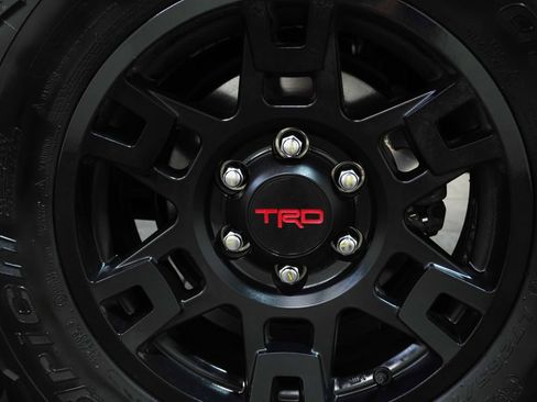 Certified 2024 Toyota 4Runner TRD Off-Road Premium w/ Moonroof Package AWD/4WD image 10