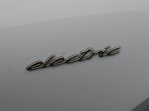 New 2025 Porsche Macan Turbo Electric AWD/4WD image 10