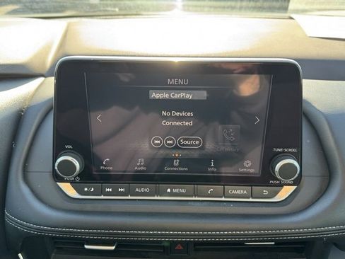 Used 2023 Nissan Rogue S image 16