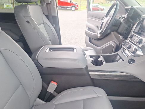 Used 2019 Chevrolet Tahoe LT w/ LT Signature Package AWD/4WD image 24