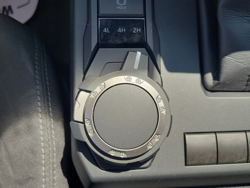 Used 2025 Toyota Tacoma SR AWD/4WD image 23