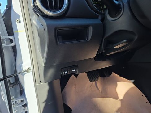 New 2025 Nissan Versa SR image 18