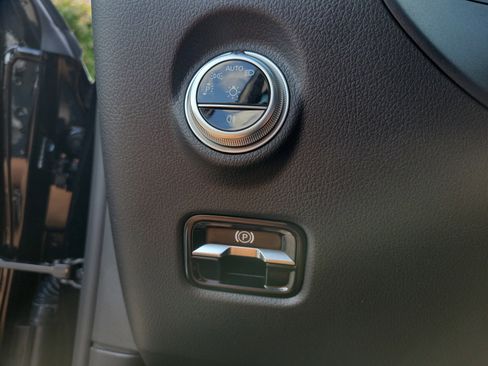 Certified 2022 Mercedes-Benz C 300 4MATIC Sedan image 25