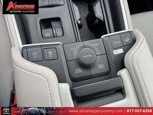 Certified 2025 Toyota Grand Highlander AWD image 35