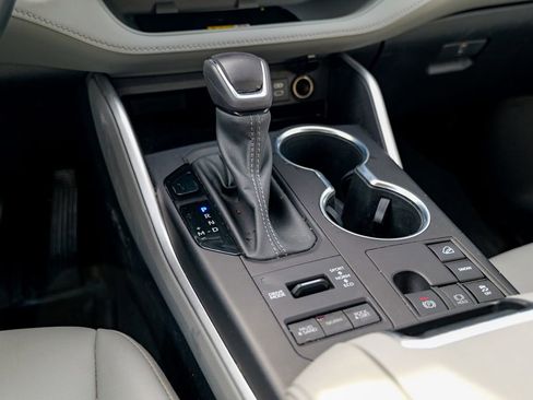 Used 2023 Toyota Highlander XLE image 54