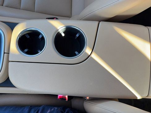 Used 2018 Porsche Panamera 4 image 31