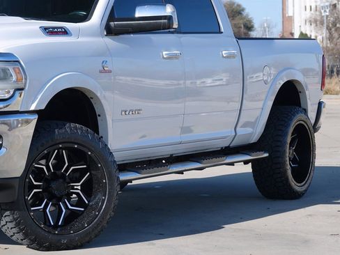 Used 2020 RAM 2500 Laramie image 9